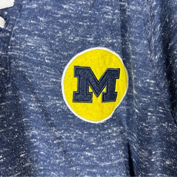 Colosseum U of M Lace Up Long Sleeve Plus Size Hoodie XXL - Picture 4 of 6